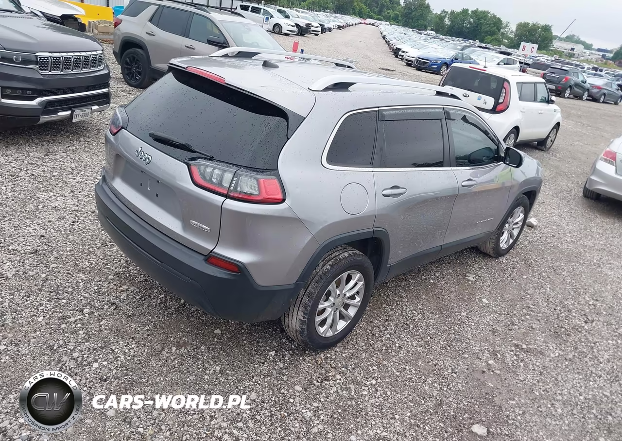 2019 Jeep Cherokee Latitude Fwd VIN:1C4PJLCB3KD232579 - 4
