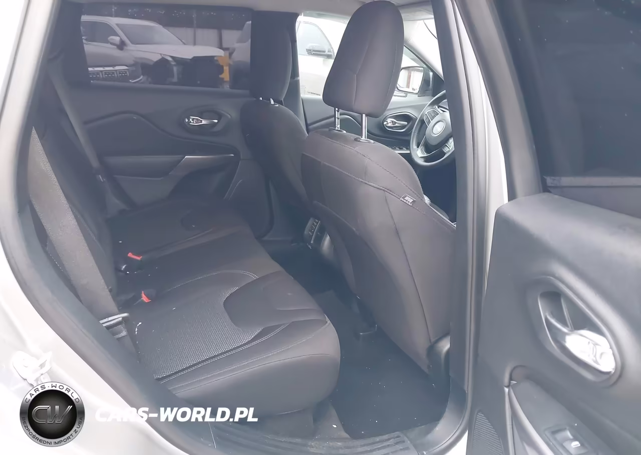 2019 Jeep Cherokee Latitude Fwd VIN:1C4PJLCB3KD232579 - 8