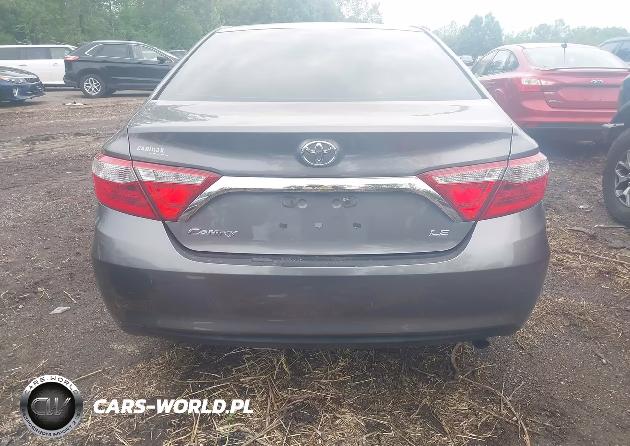 2016 Toyota Camry Le VIN:4T4BF1FKXGR525545 - 17