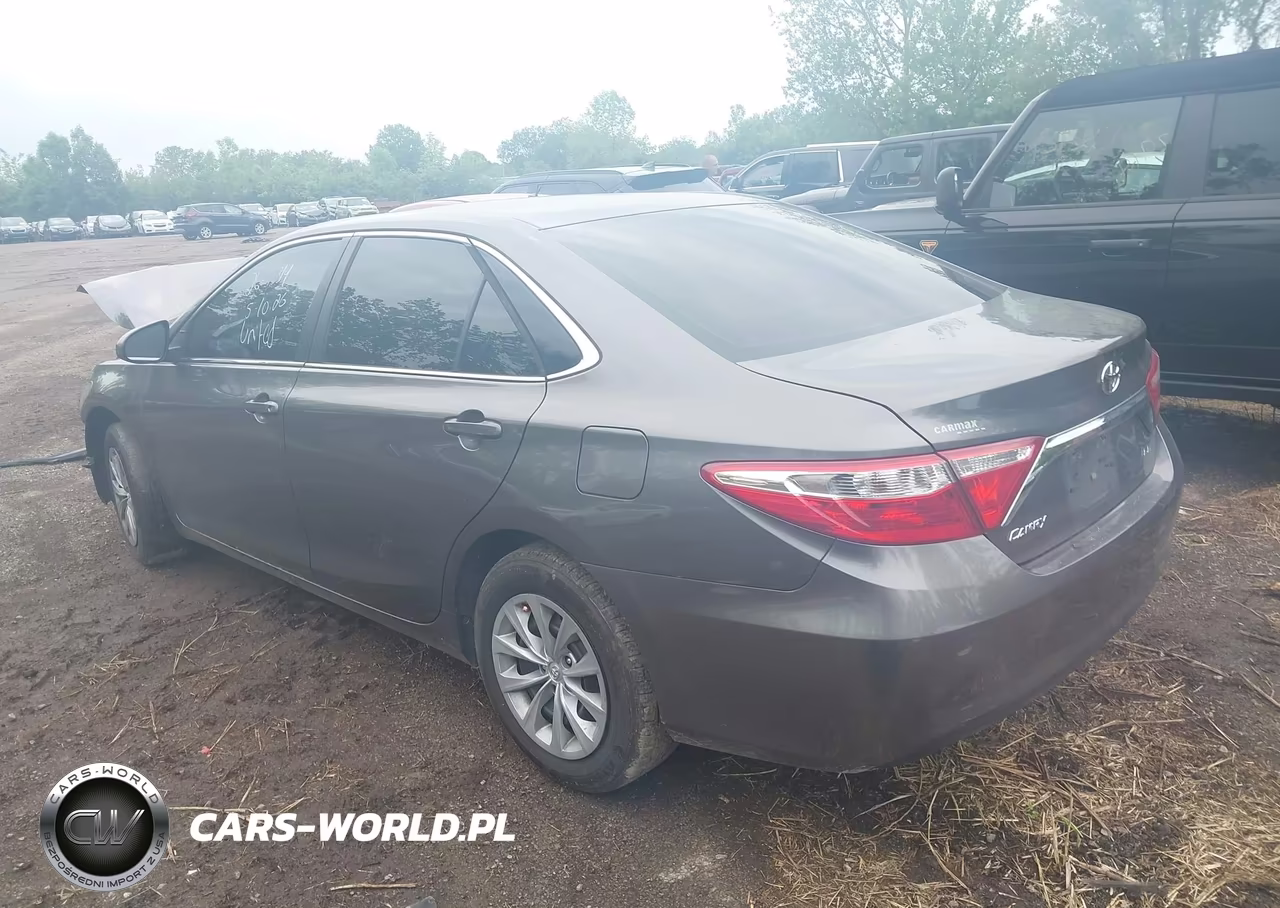 2016 Toyota Camry Le VIN:4T4BF1FKXGR525545 - 3