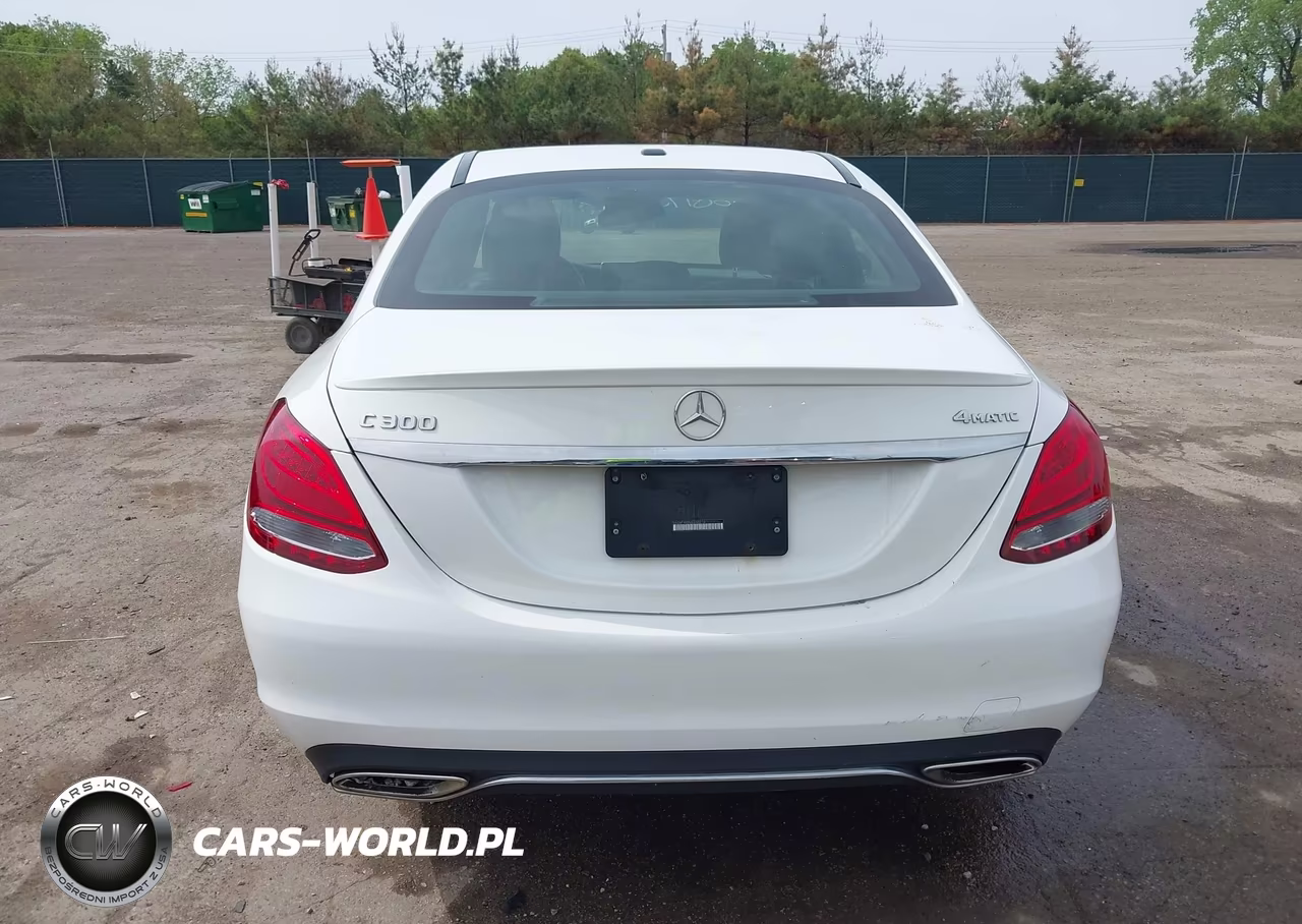 2018 Mercedes-Benz C 300 4Matic VIN:55SWF4KB5JU260216 - 17
