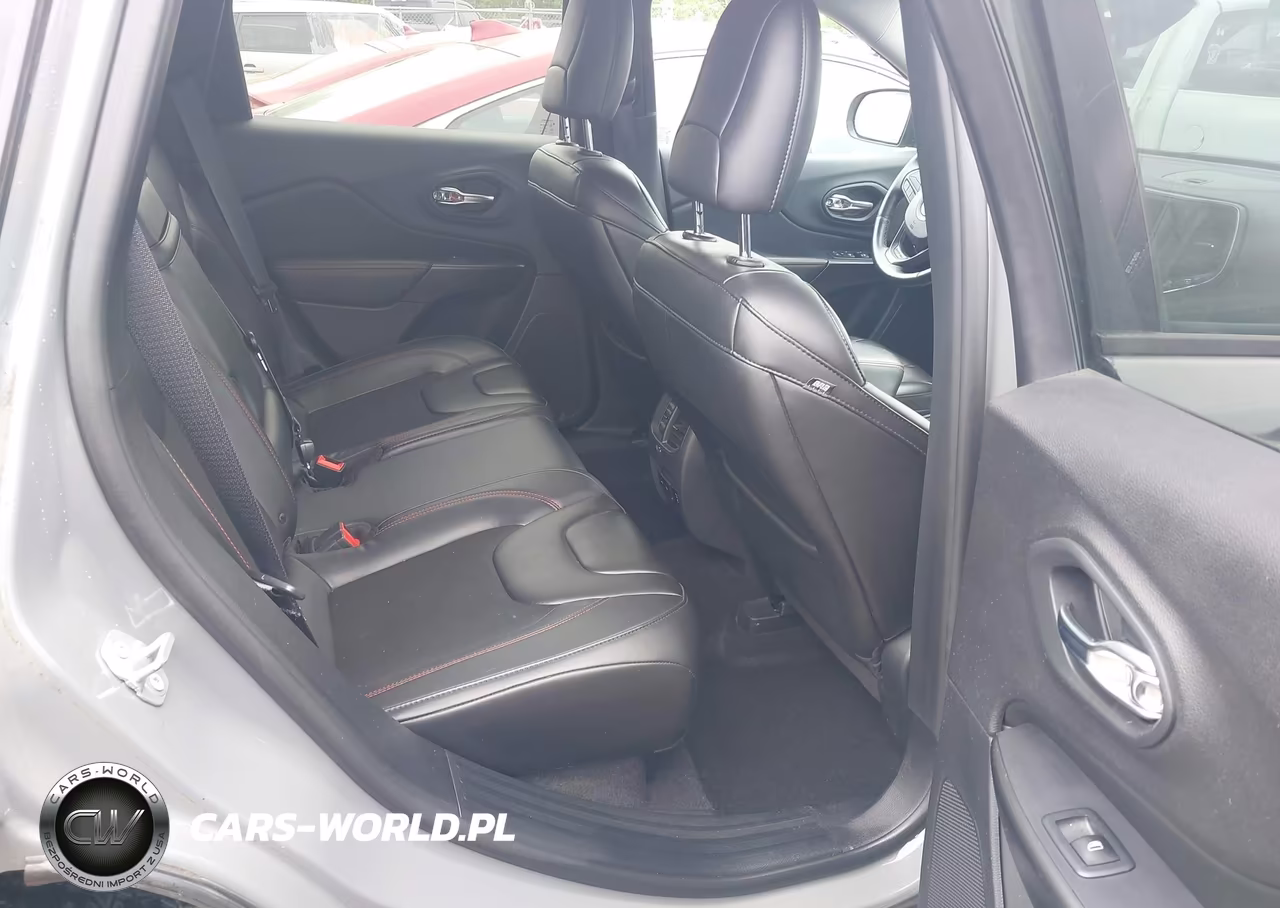2019 Jeep Cherokee Trailhawk 4X4 VIN:1C4PJMBX1KD398523 - 8