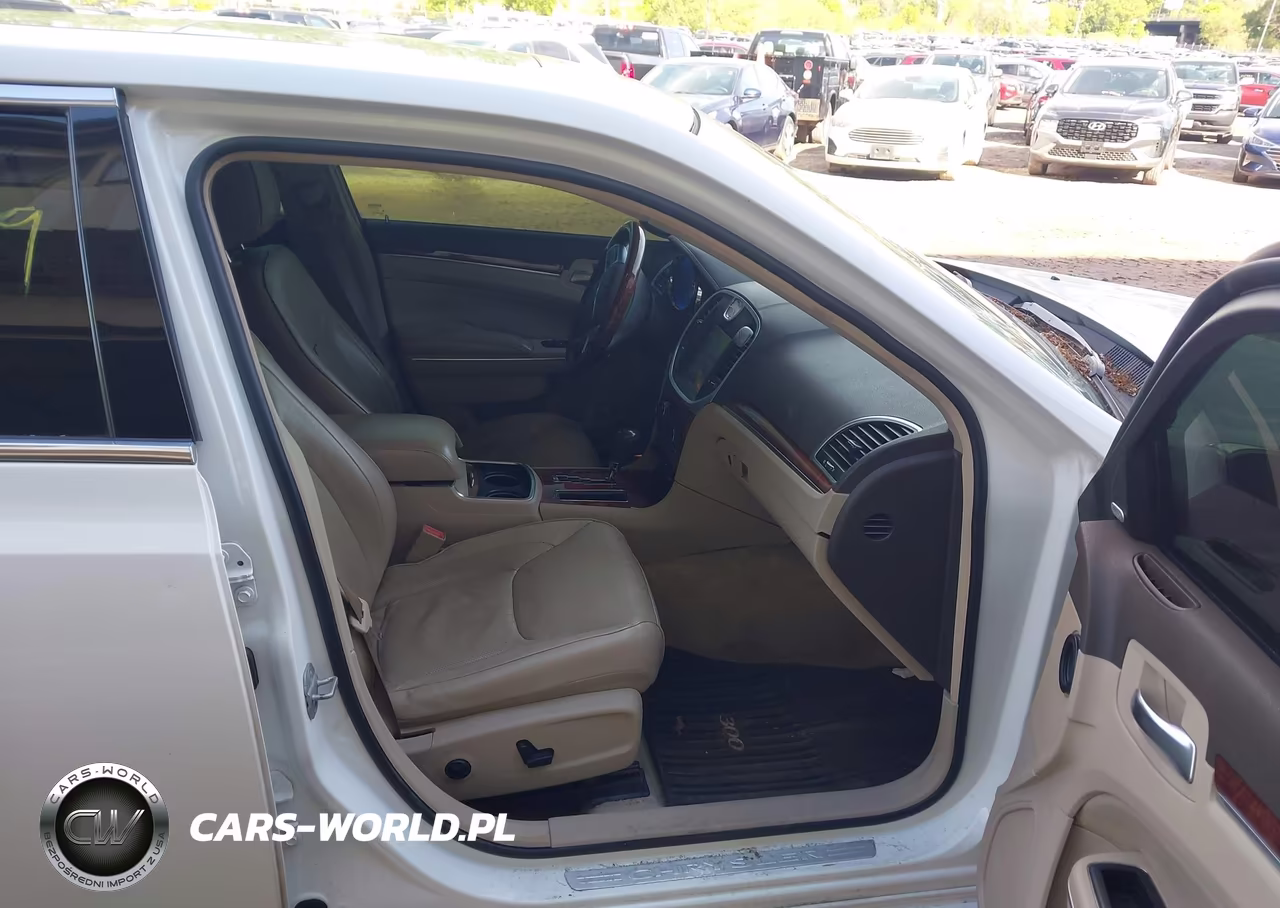 2011 Chrysler 300C VIN:2C3CA6CT0BH595972 - 5