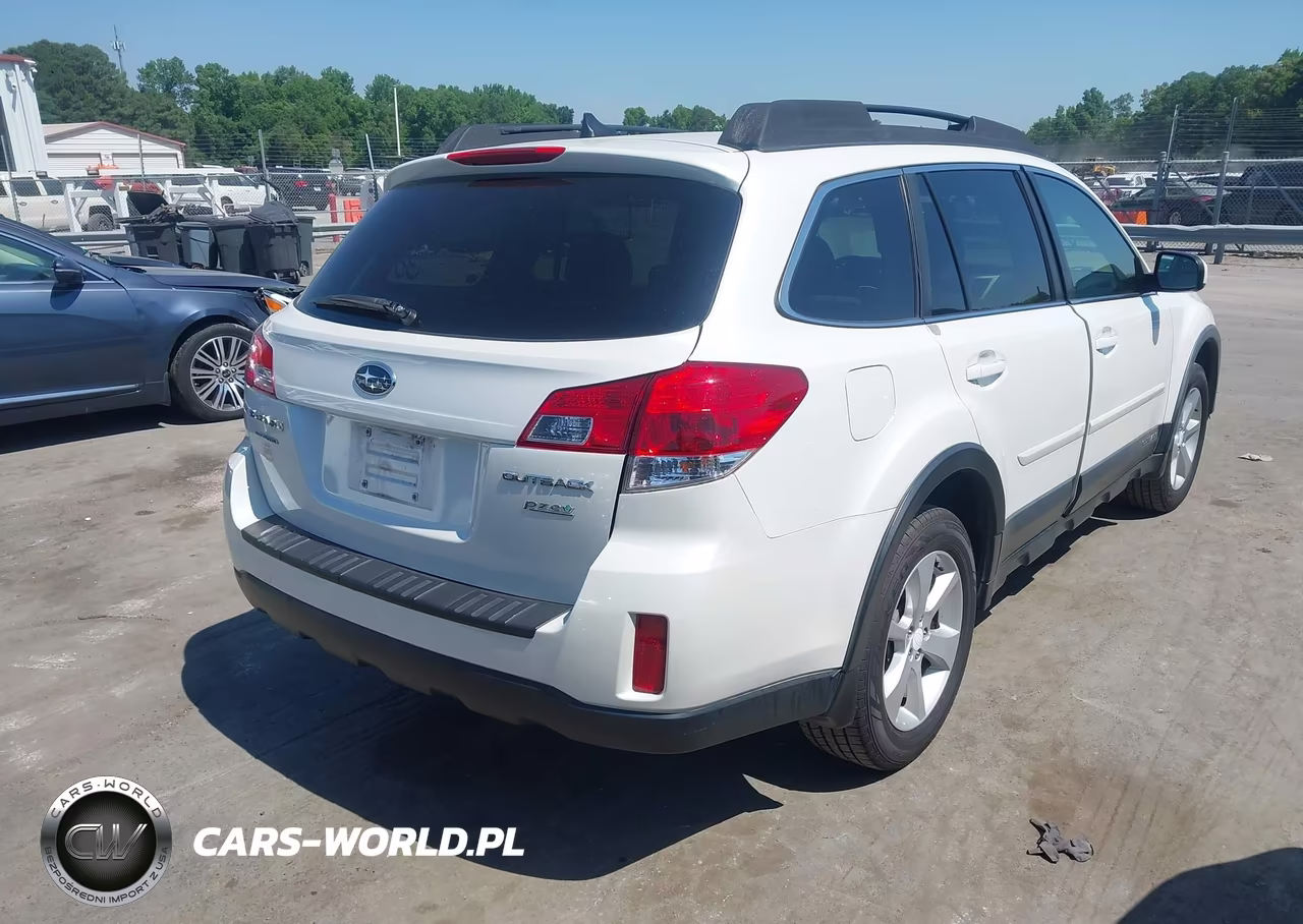 2014 Subaru Outback 2.5I Premium VIN:4S4BRBCC8E3288612 - 4