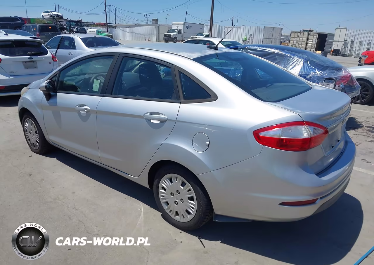 2015 Ford Fiesta S VIN:3FADP4AJ2FM158945 - 3