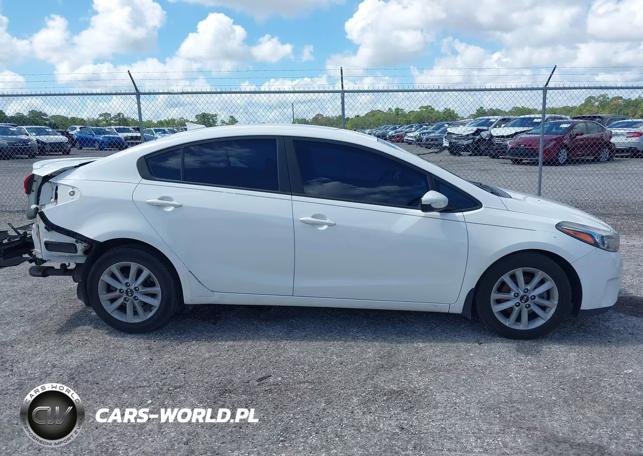 2017 Kia Forte S VIN:3KPFL4A77HE121020 - 14