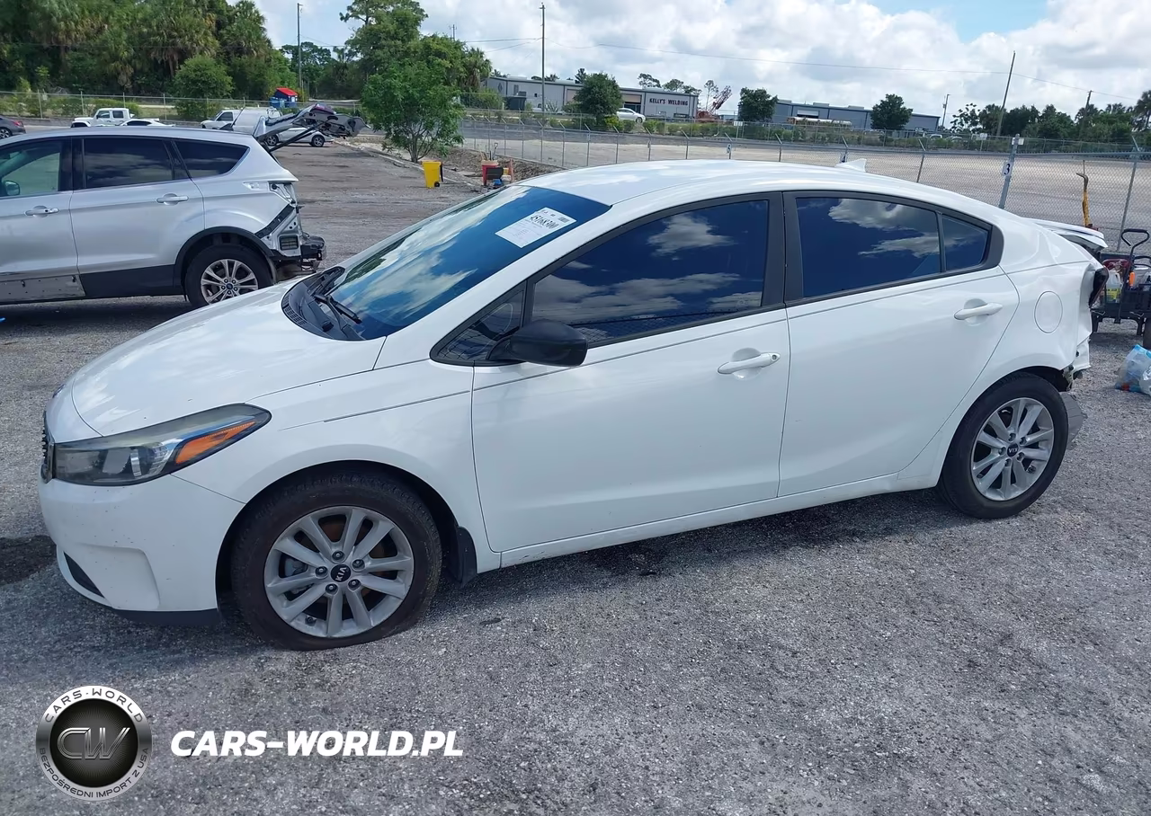 2017 Kia Forte S VIN:3KPFL4A77HE121020 - 15