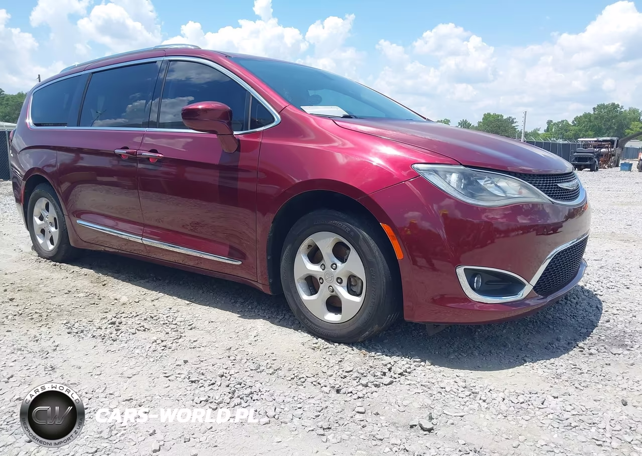 2017 Chrysler Pacifica Touring-L Plus