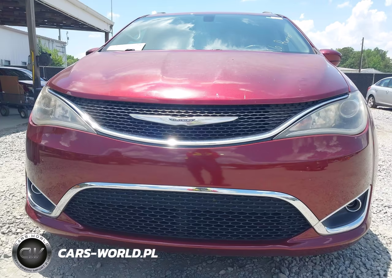 2017 Chrysler Pacifica Touring-L Plus VIN:2C4RC1EG6HR704618 - 12