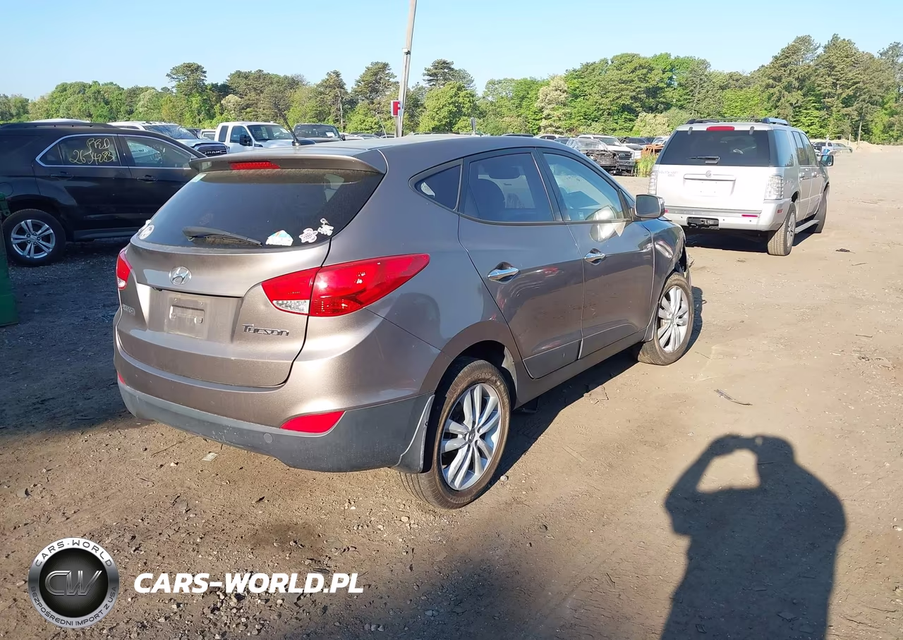 2011 Hyundai Tucson Limited VIN:KM8JU3AC0BU212181 - 4