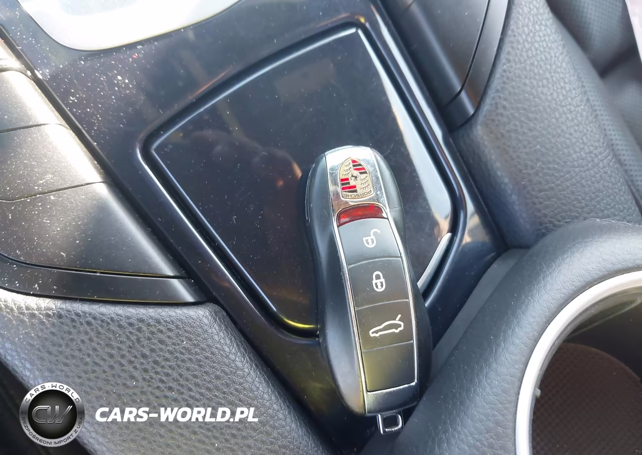 2016 Porsche Panamera 4 VIN:WP0AA2A74GL000164 - 11