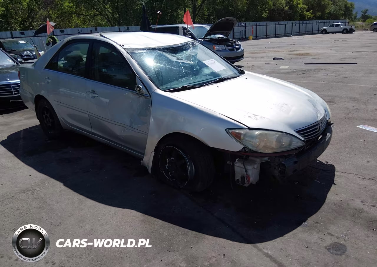 2005 Toyota Camry Le – zdjęcie 1 z 15