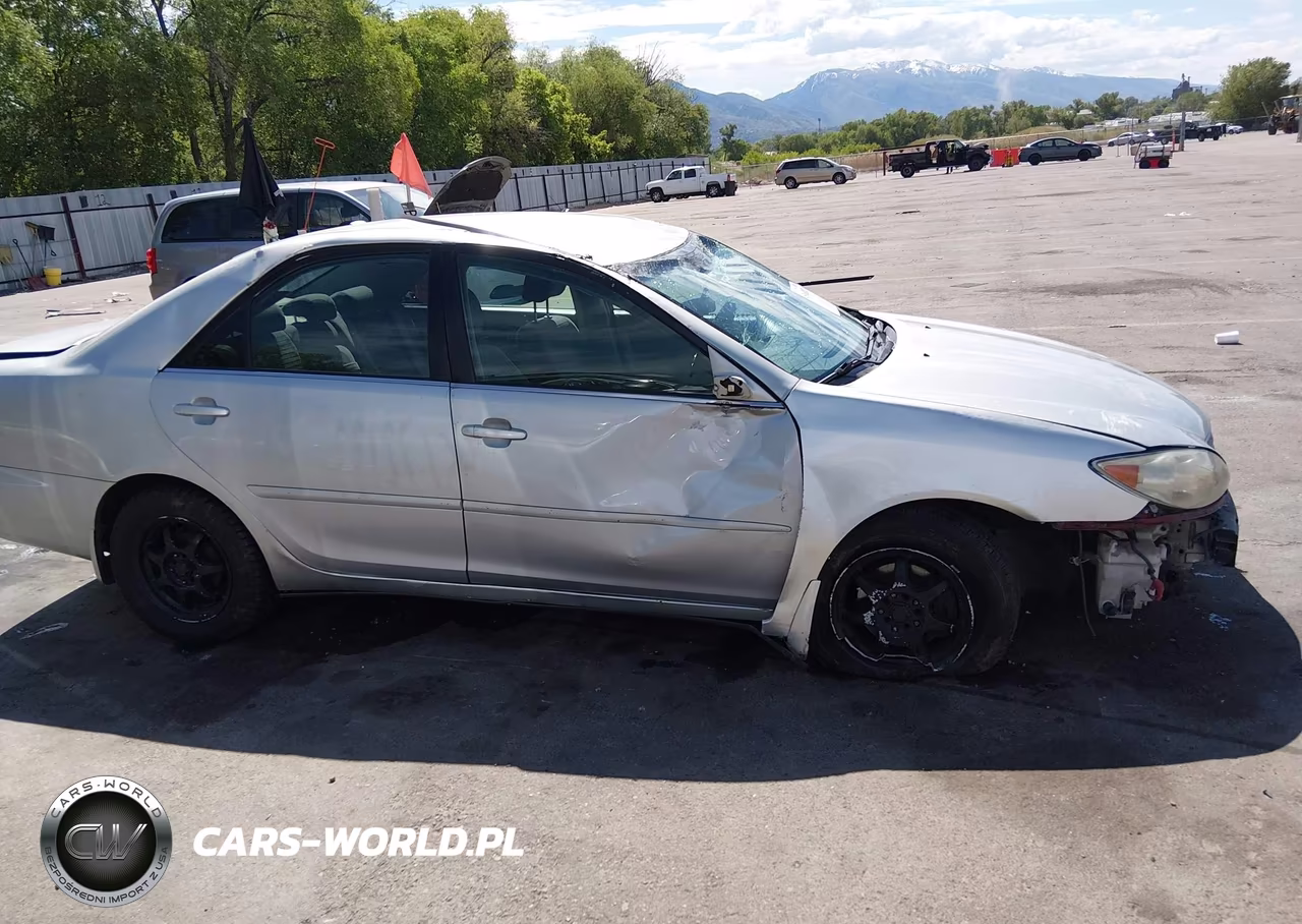 2005 Toyota Camry Le VIN:4T1BE32K95U099293 - 12