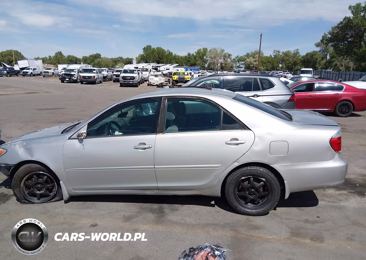 2005 Toyota Camry Le VIN:4T1BE32K95U099293 - 13