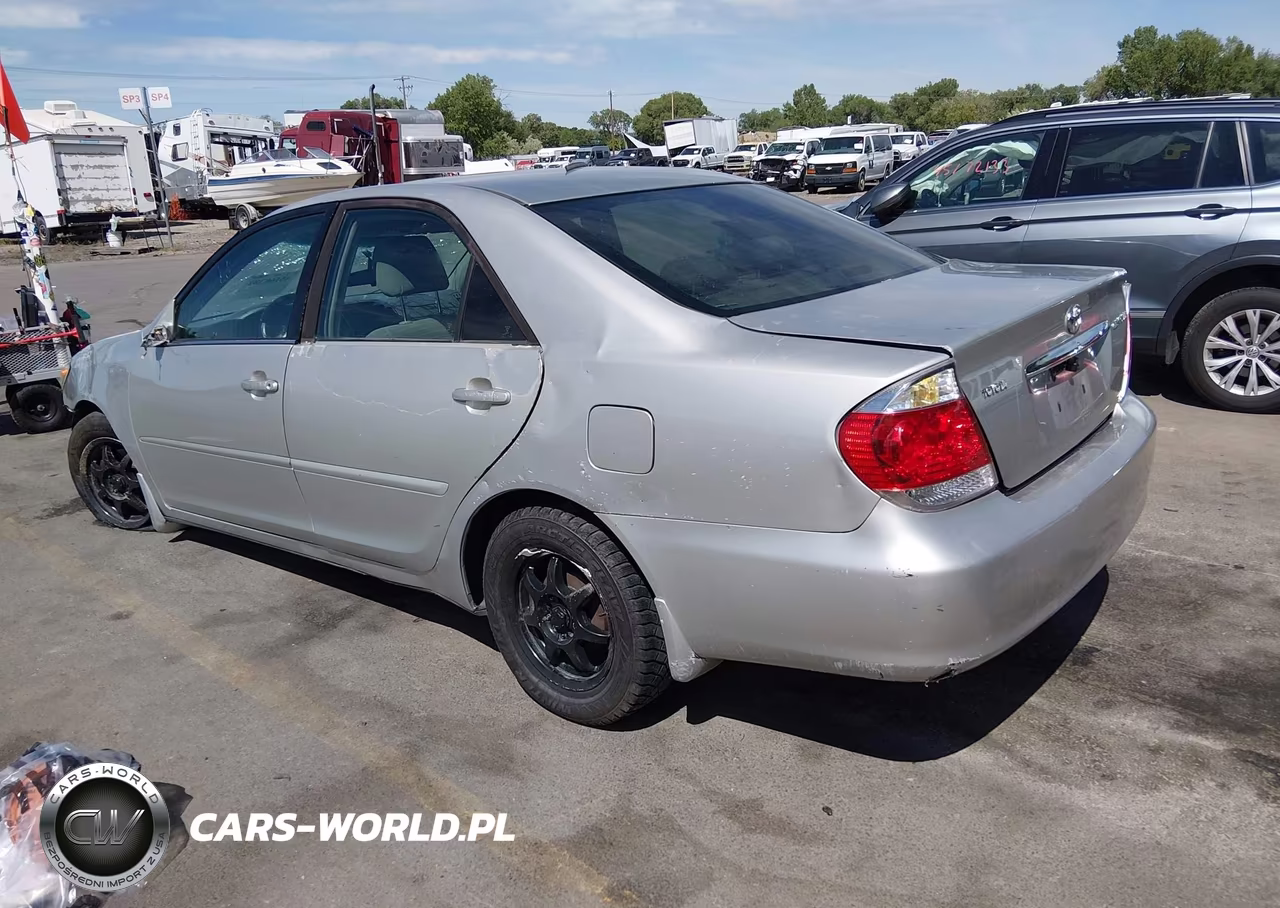 2005 Toyota Camry Le VIN:4T1BE32K95U099293 - 3