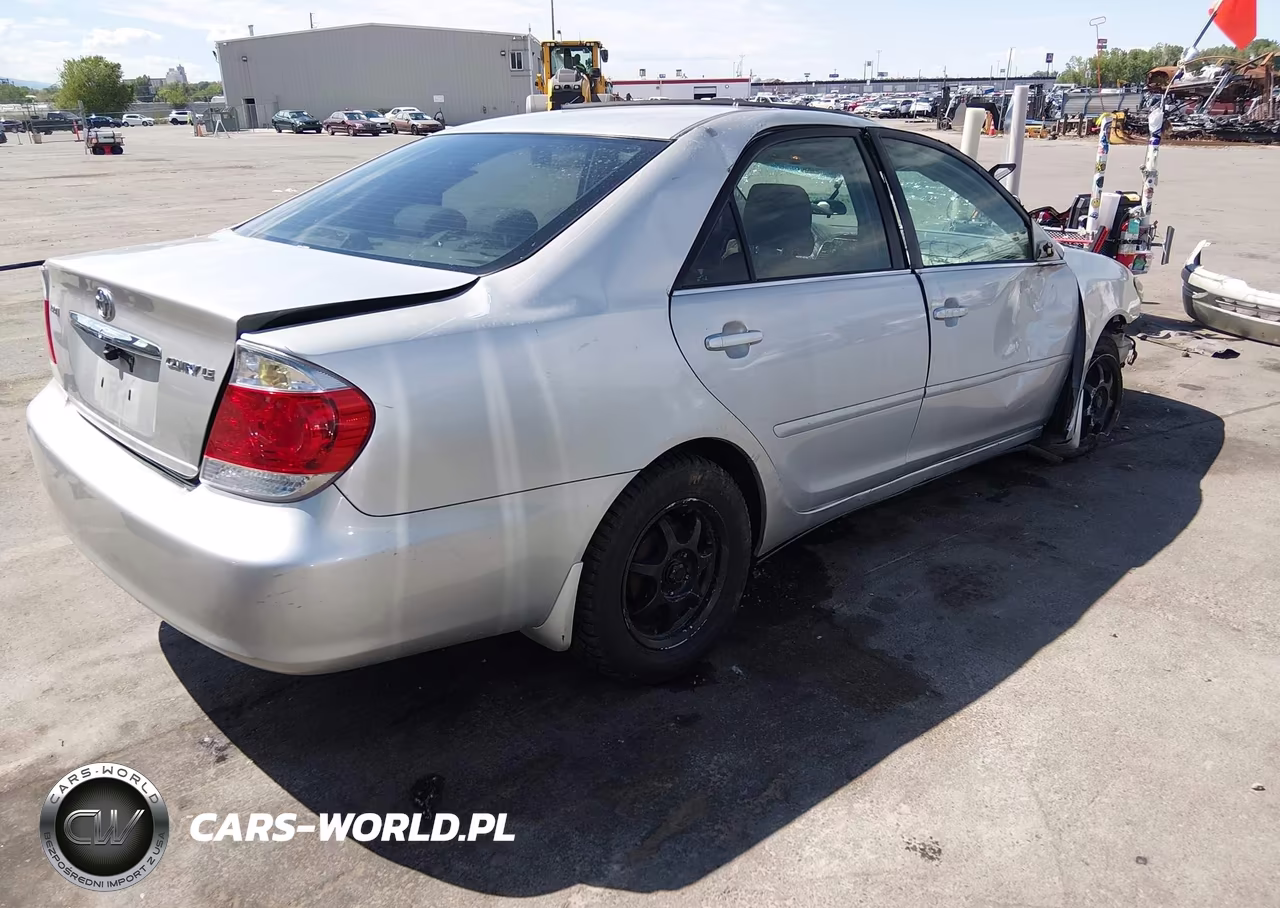 2005 Toyota Camry Le VIN:4T1BE32K95U099293 - 4