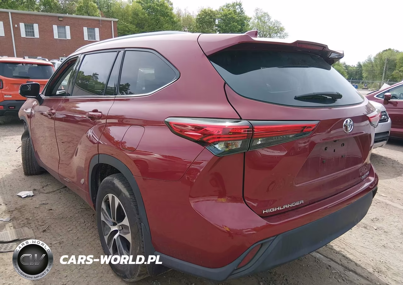 2022 Toyota Highlander Xle VIN:5TDGZRBH9NS244519 - 3
