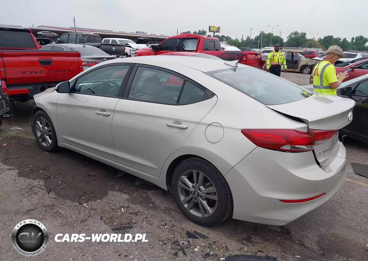 2018 Hyundai Elantra Sel VIN:5NPD84LF6JH225805 - 3
