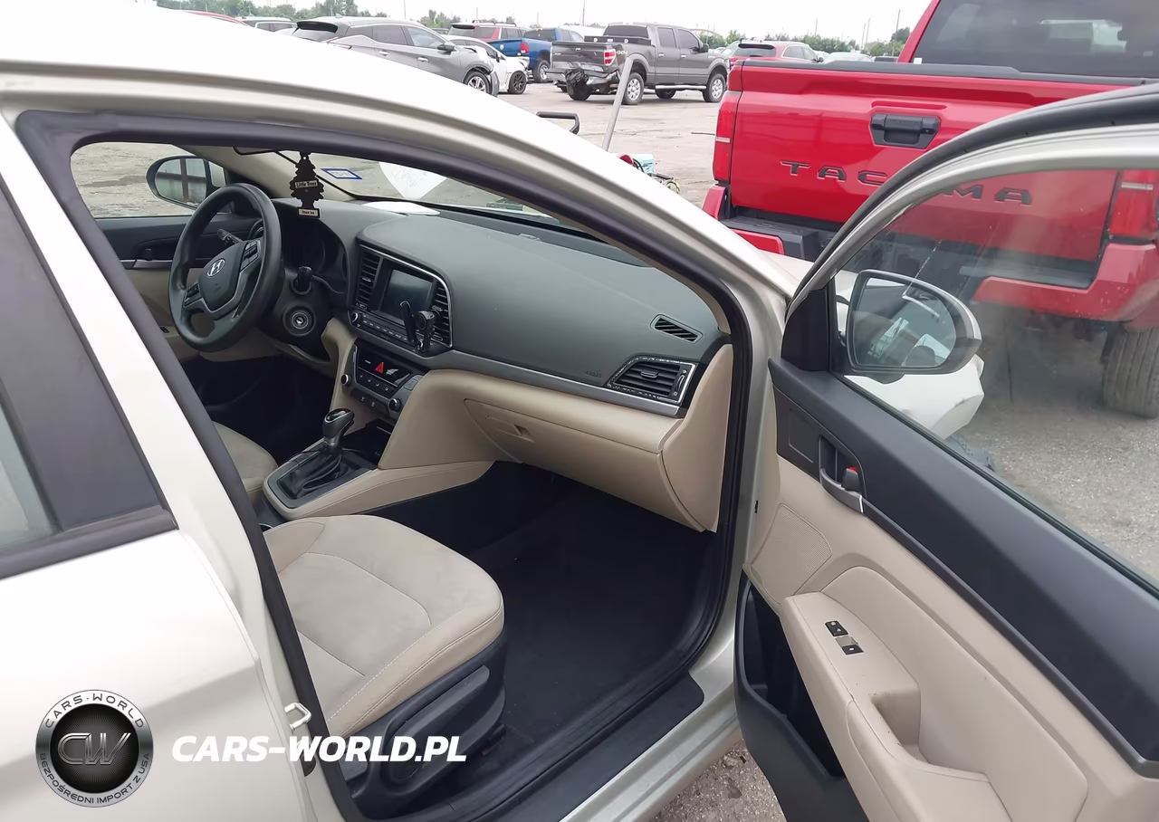 2018 Hyundai Elantra Sel VIN:5NPD84LF6JH225805 - 5