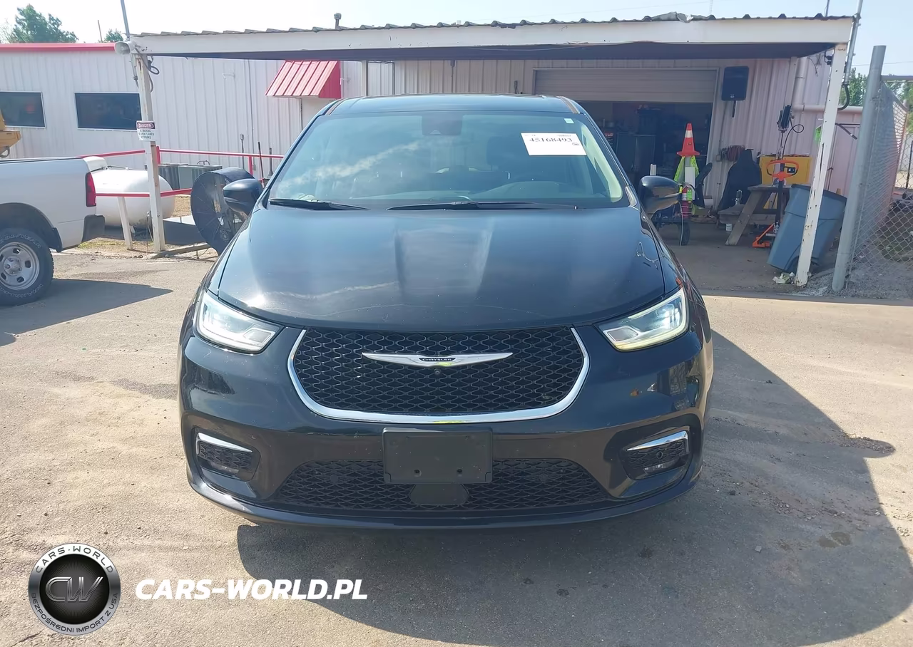 2023 Chrysler Pacifica Hybrid Touring L VIN:2C4RC1L72PR584110 - 13