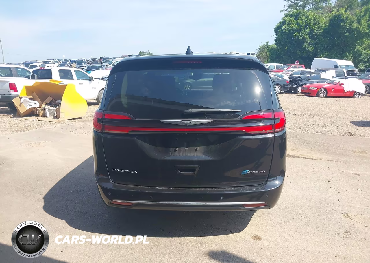 2023 Chrysler Pacifica Hybrid Touring L VIN:2C4RC1L72PR584110 - 17