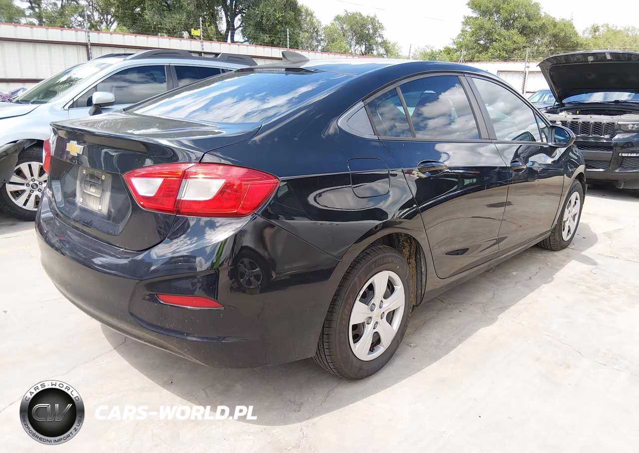2018 Chevrolet Cruze Ls Auto VIN:1G1BC5SM5J7215808 - 4