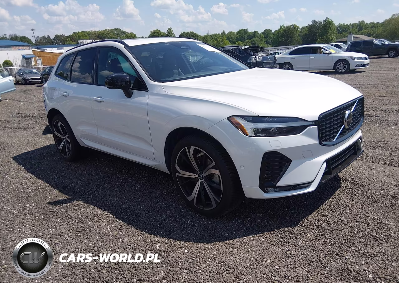 2023 Volvo Xc60 B6 Ultimate Dark Theme – zdjęcie 1 z 17