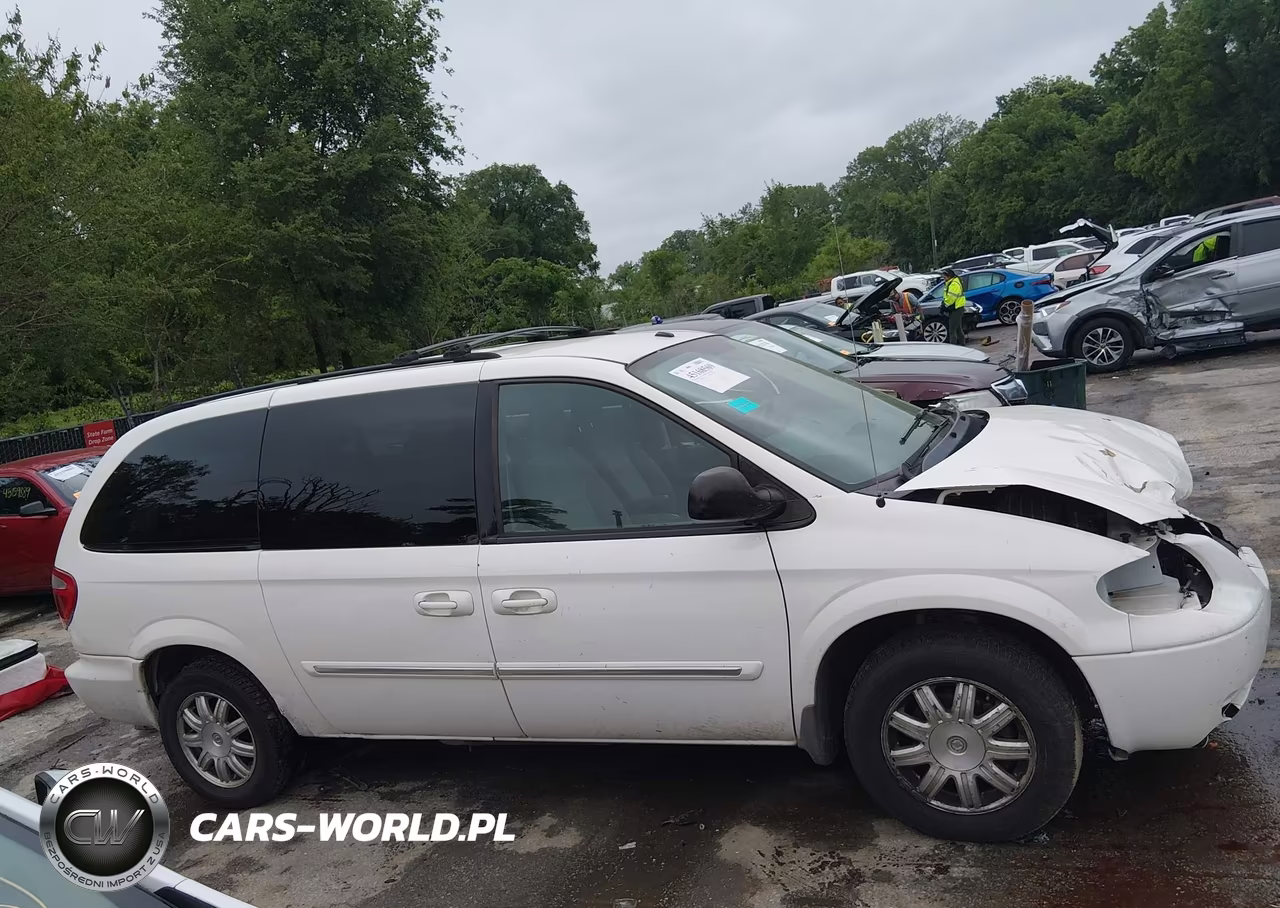 2007 Chrysler Town & Country Touring VIN:2A4GP54L27R232864 - 14