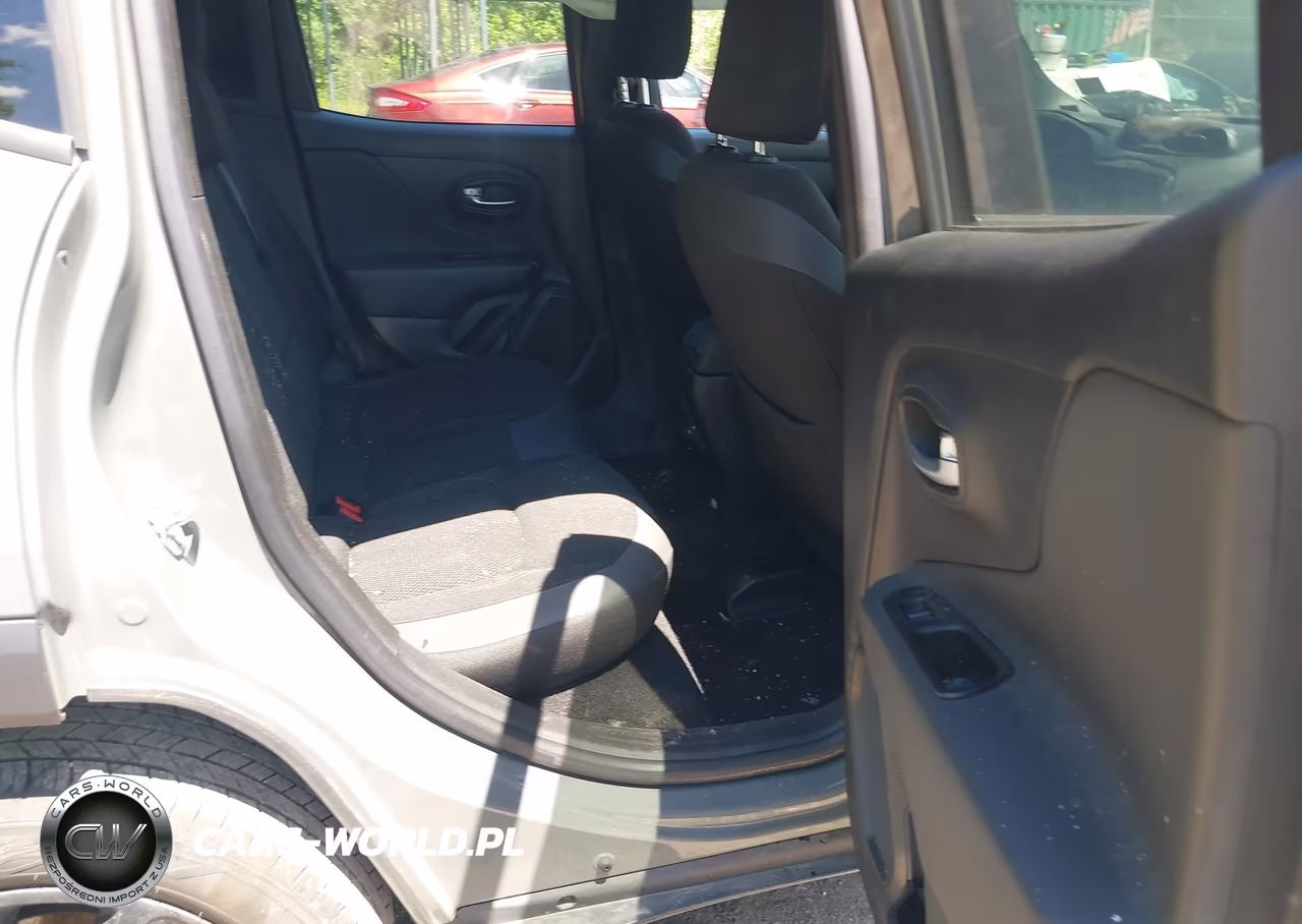 2022 Jeep Renegade Altitude 4X4 VIN:ZACNJDE14NPN91153 - 8
