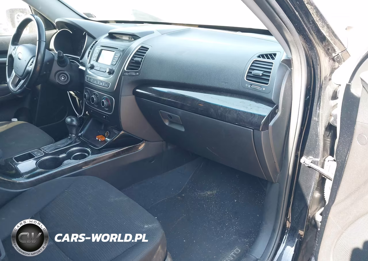 2015 Kia Sorento Lx VIN:5XYKTCA61FG608049 - 5
