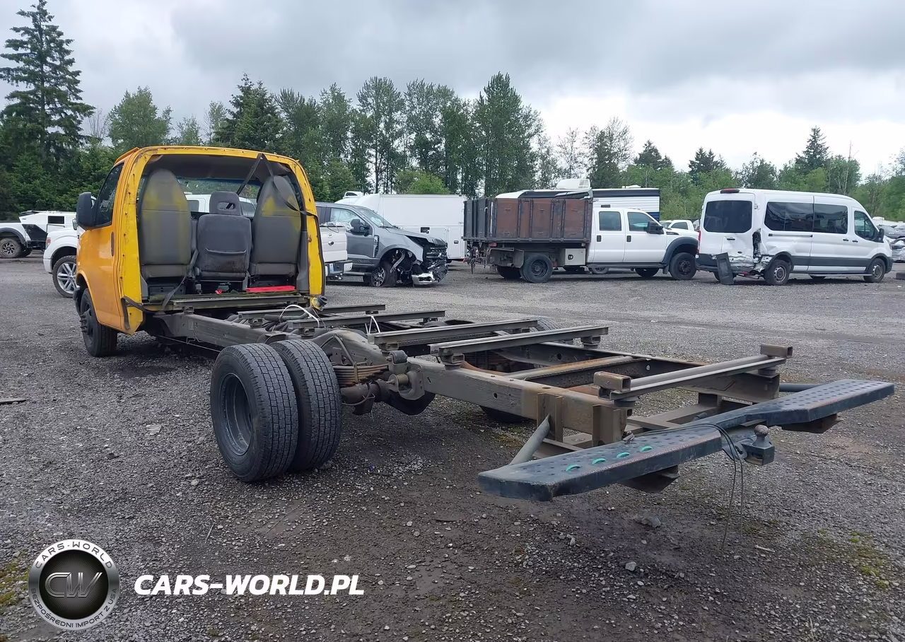 2011 GMC Savana Cutaway Work Van VIN:1GD374CG0B1901788 - 3