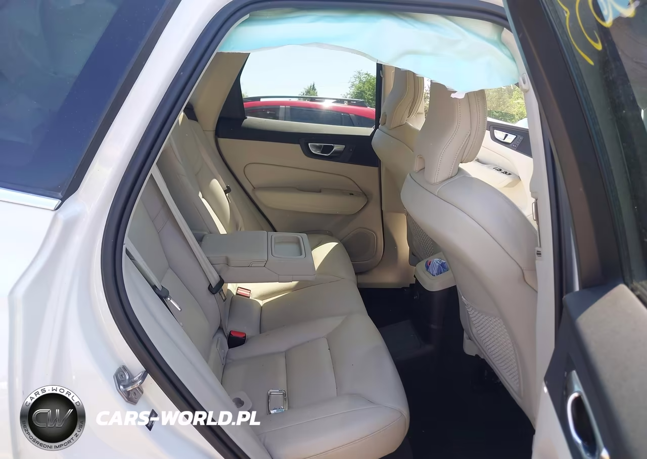 2021 Volvo Xc60 Recharge Plug-In Hybrid T8 Inscription Expression VIN:YV4BR0DK8M1759647 - 8