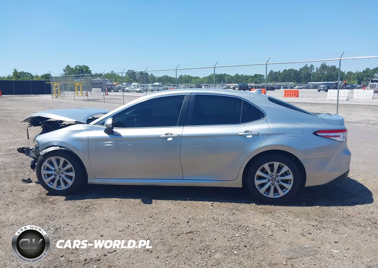 2019 Toyota Camry Le VIN:4T1B11HK1KU818927 - 15