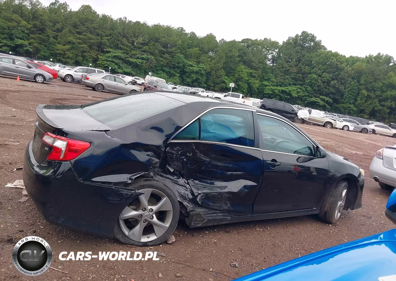 2014 Toyota Camry Se Sport VIN:4T1BF1FK0EU845058 - 13