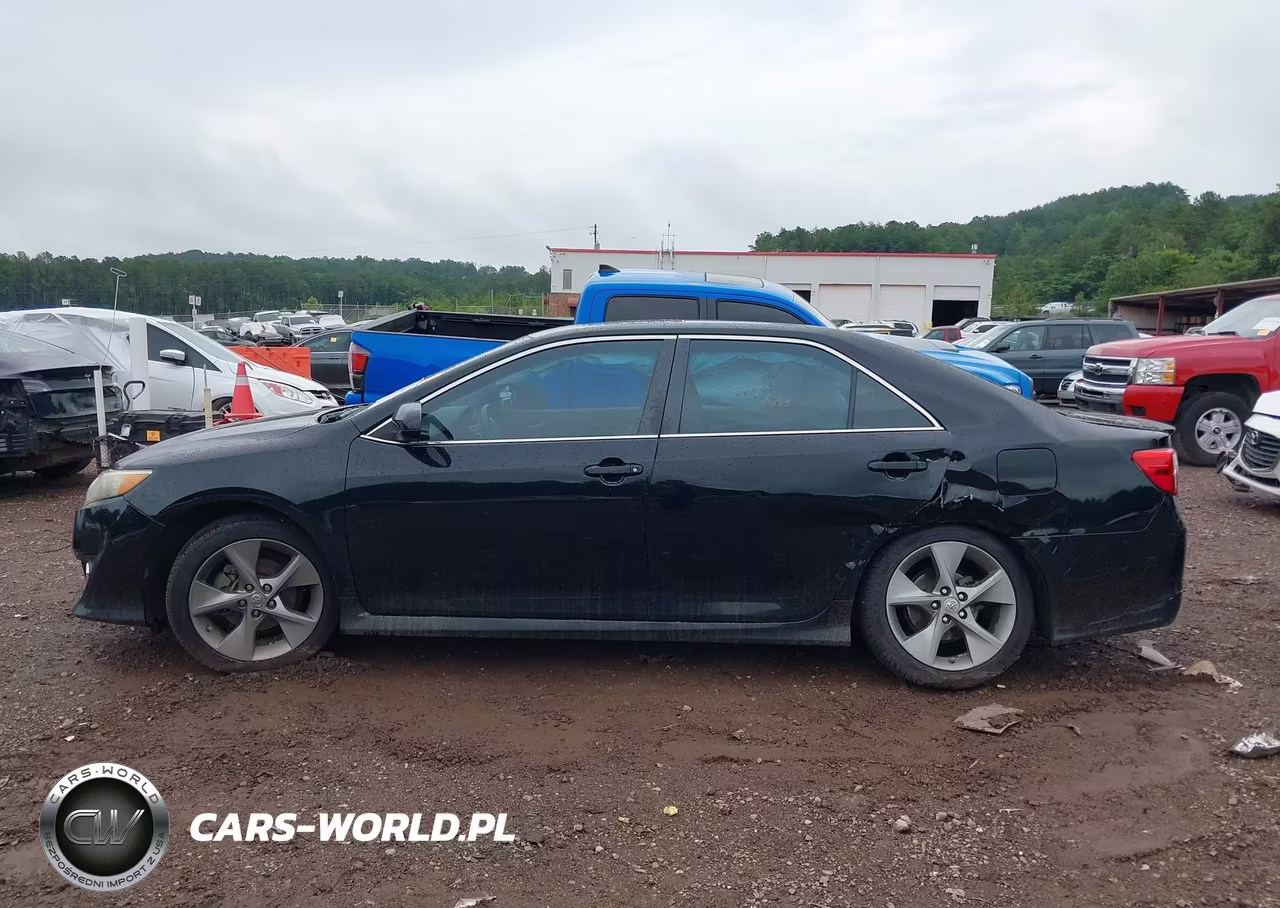 2014 Toyota Camry Se Sport VIN:4T1BF1FK0EU845058 - 14