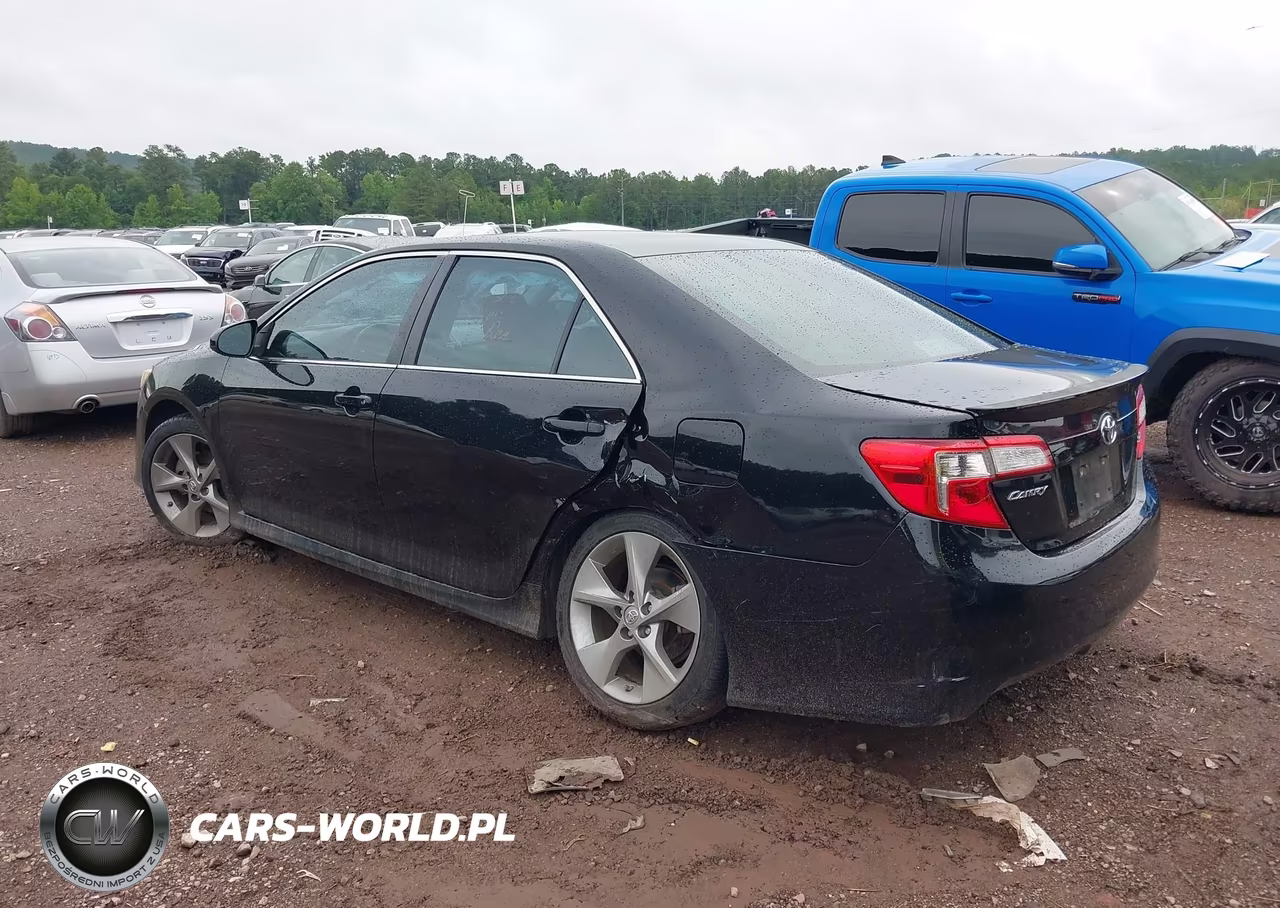 2014 Toyota Camry Se Sport VIN:4T1BF1FK0EU845058 - 3