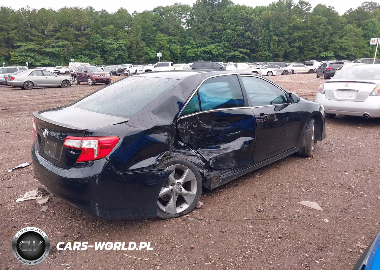 2014 Toyota Camry Se Sport VIN:4T1BF1FK0EU845058 - 4