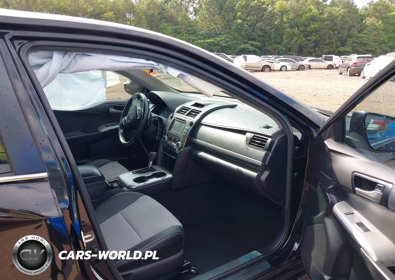 2014 Toyota Camry Se Sport VIN:4T1BF1FK0EU845058 - 5