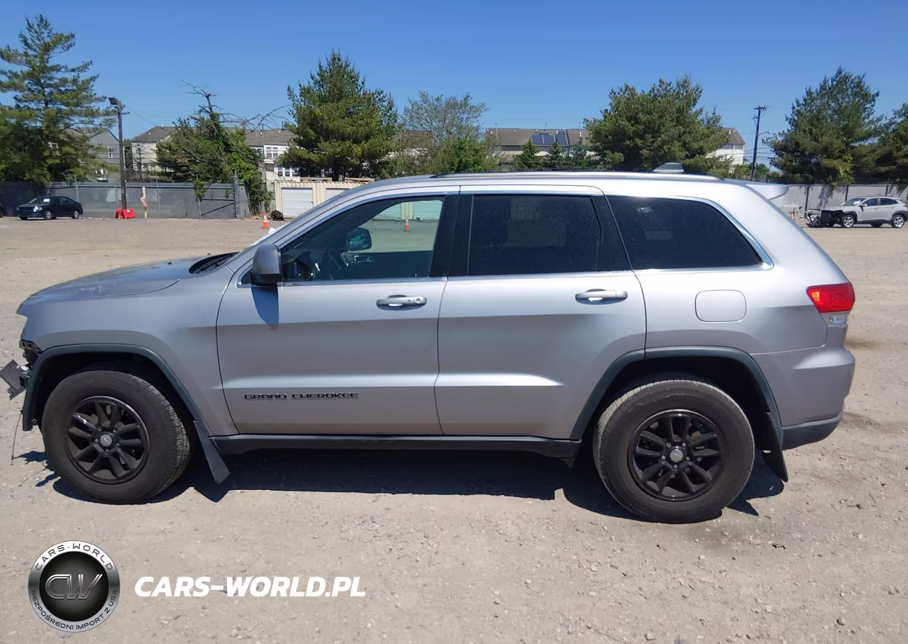 2018 Jeep Grand Cherokee Laredo 4X4 VIN:1C4RJFAG2JC458948 - 15