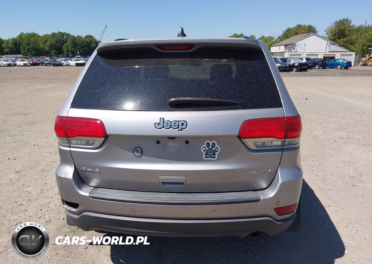2018 Jeep Grand Cherokee Laredo 4X4 VIN:1C4RJFAG2JC458948 - 17