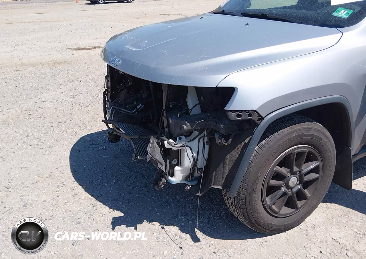 2018 Jeep Grand Cherokee Laredo 4X4 VIN:1C4RJFAG2JC458948 - 6