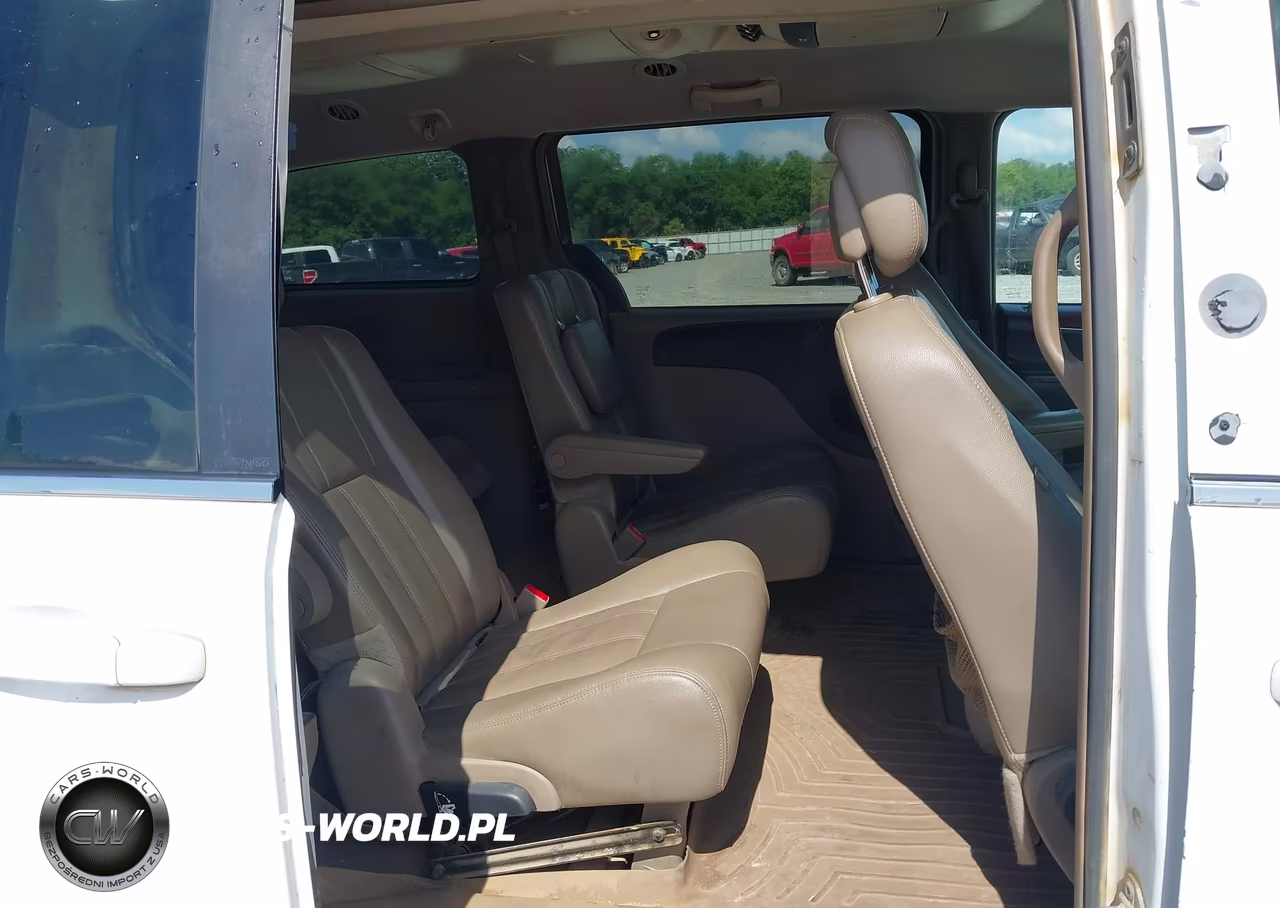 2014 Chrysler Town & Country Touring VIN:2C4RC1BG2ER216816 - 8
