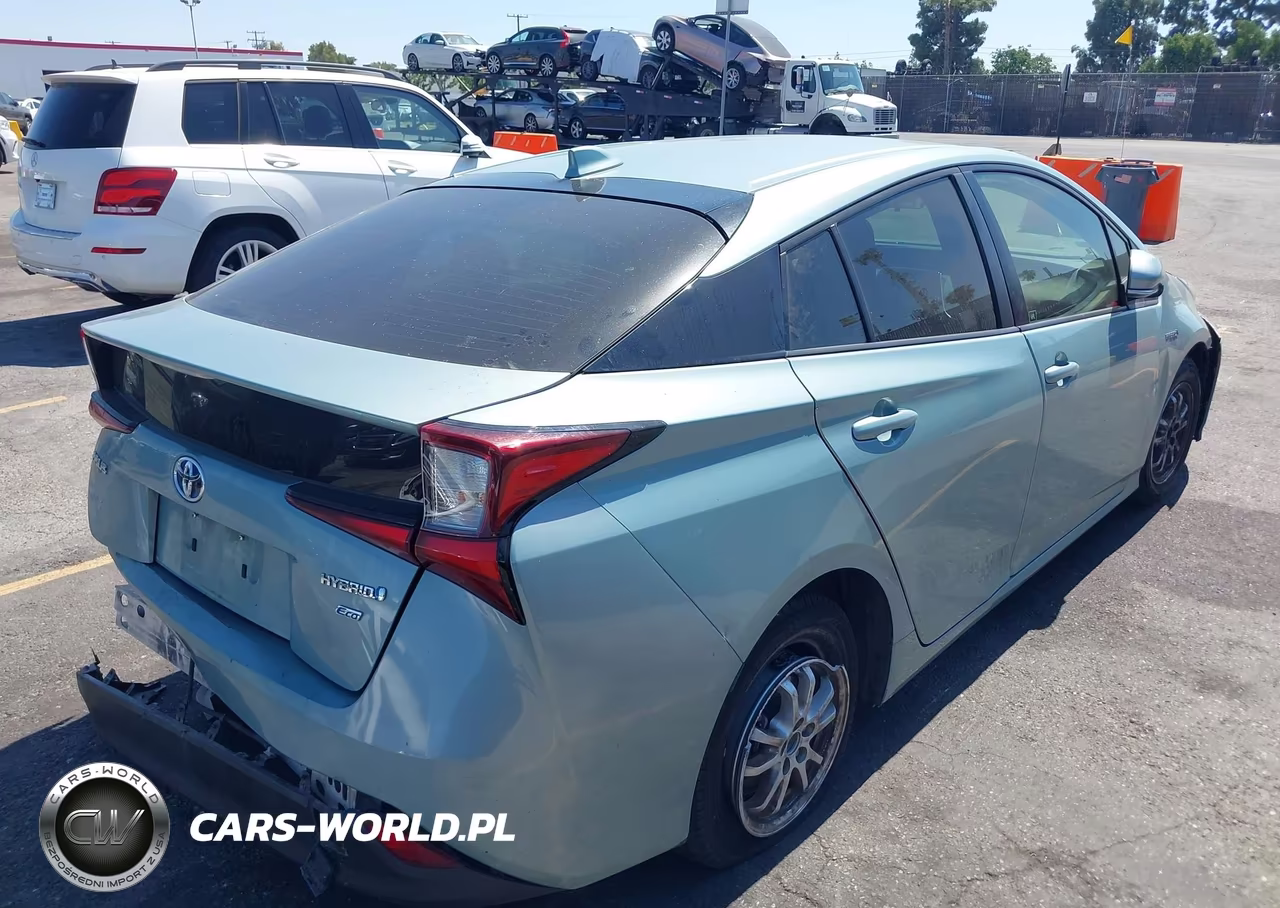 2020 Toyota Prius L Eco VIN:JTDKARFU9L3114117 - 4