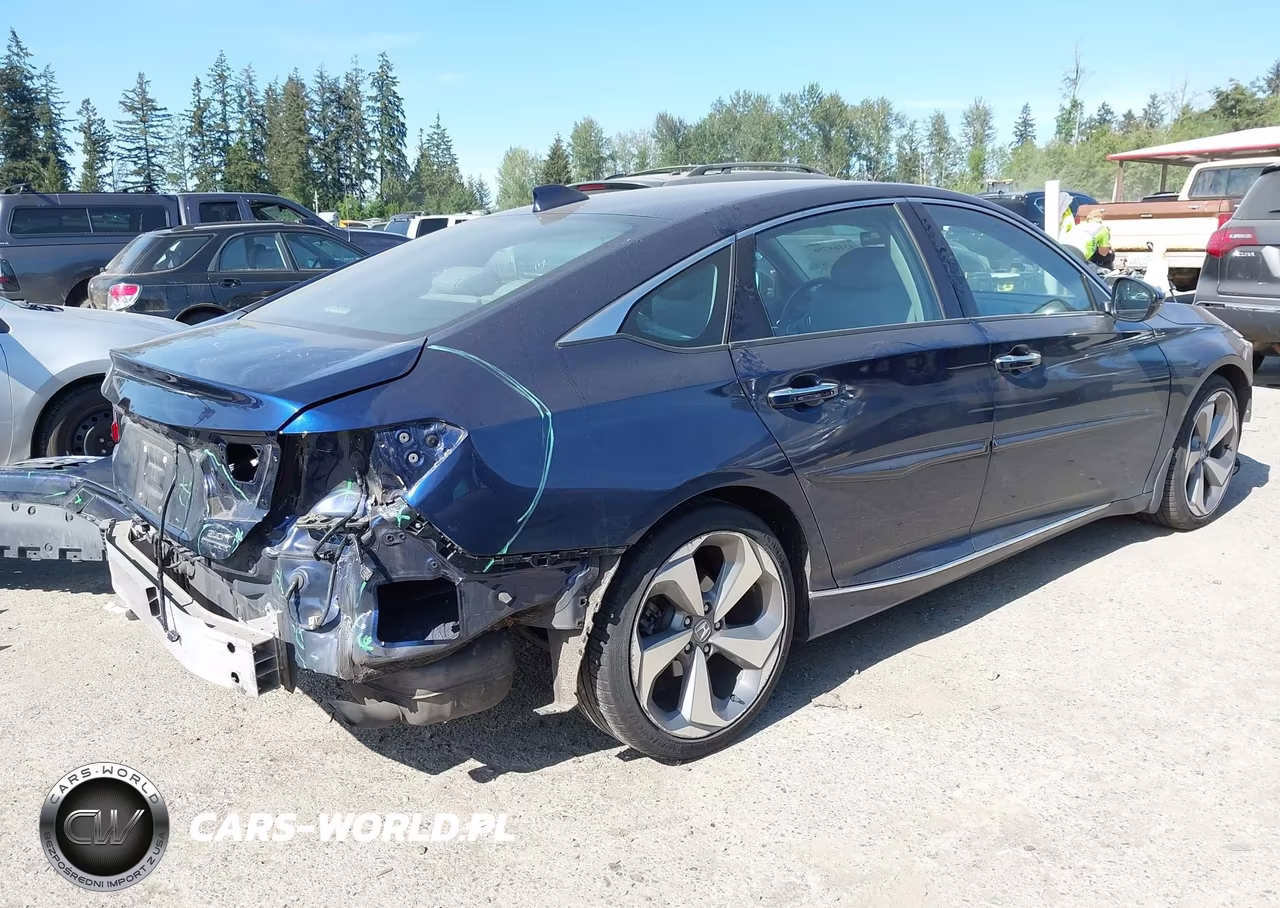 2018 Honda Accord Touring 2.0T VIN:1HGCV2F9XJA012735 - 4