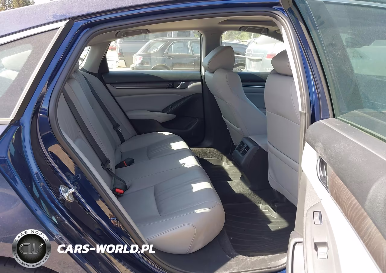 2018 Honda Accord Touring 2.0T VIN:1HGCV2F9XJA012735 - 8