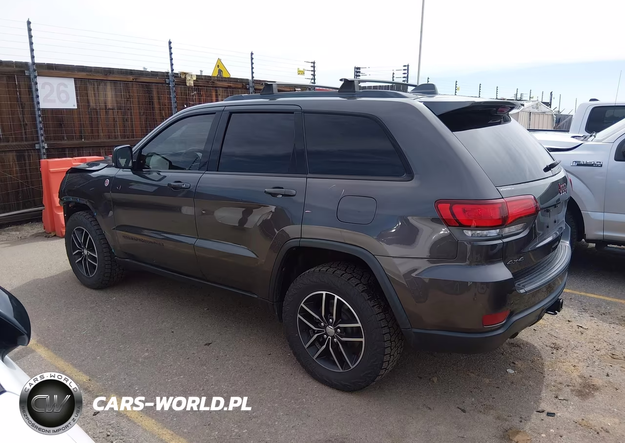 2018 Jeep Grand Cherokee Trailhawk 4X4 VIN:1C4RJFLG1JC207268 - 3