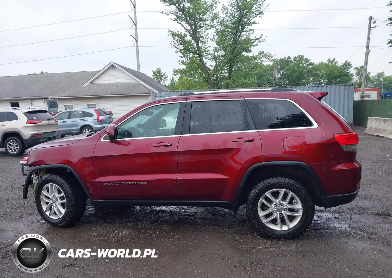 2017 Jeep Grand Cherokee Laredo 4X4 VIN:1C4RJFAG1HC682254 - 15