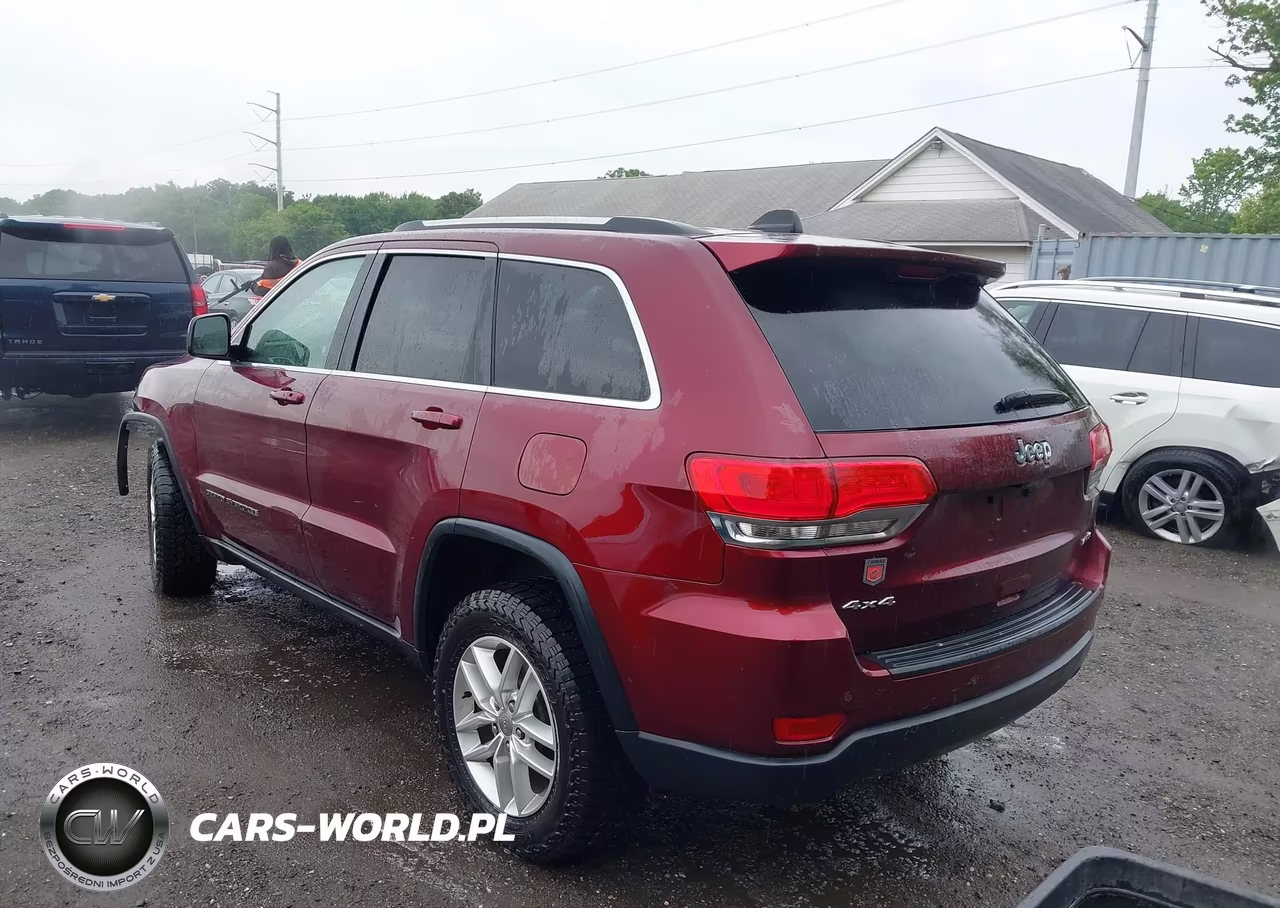 2017 Jeep Grand Cherokee Laredo 4X4 VIN:1C4RJFAG1HC682254 - 3