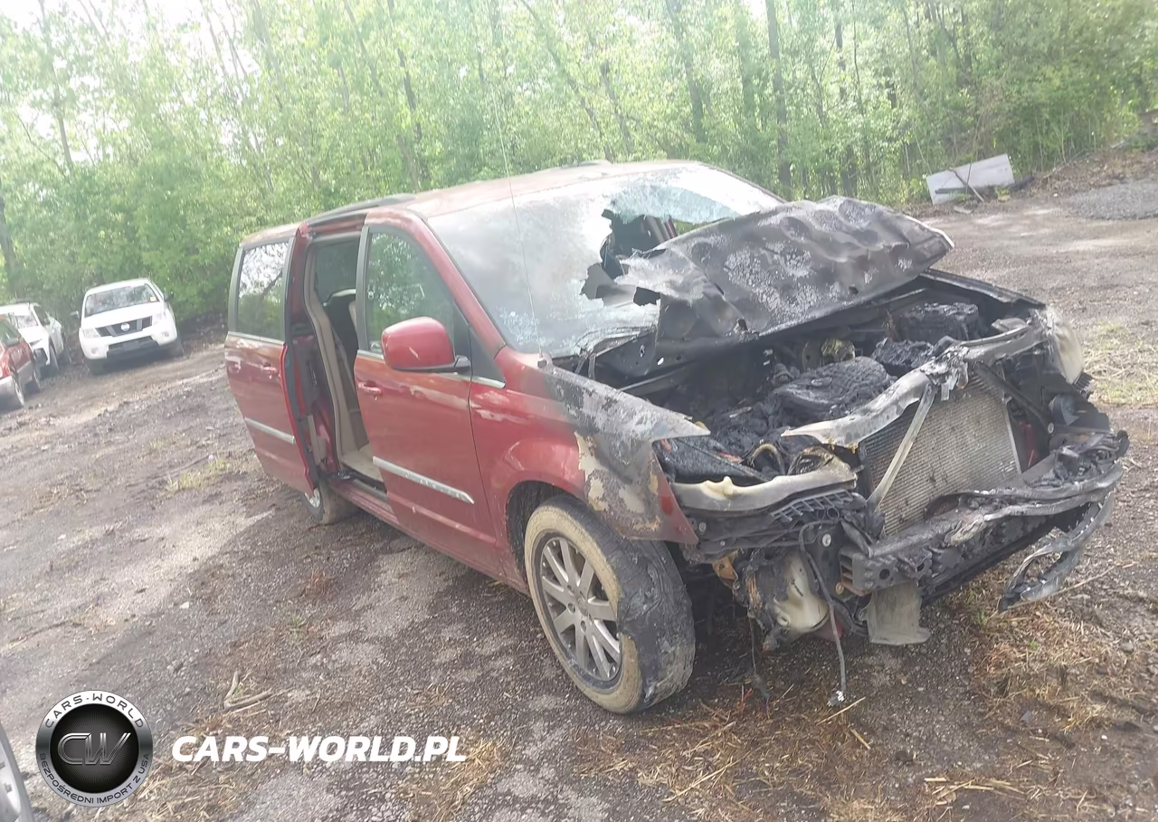 2014 Chrysler Town & Country Touring – zdjęcie 1 z 11