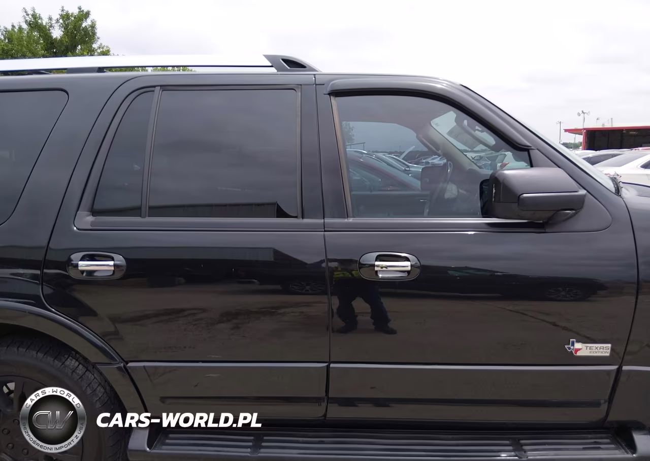 2011 Ford Expedition Limited VIN:1FMJU1K52BEF11945 - 13